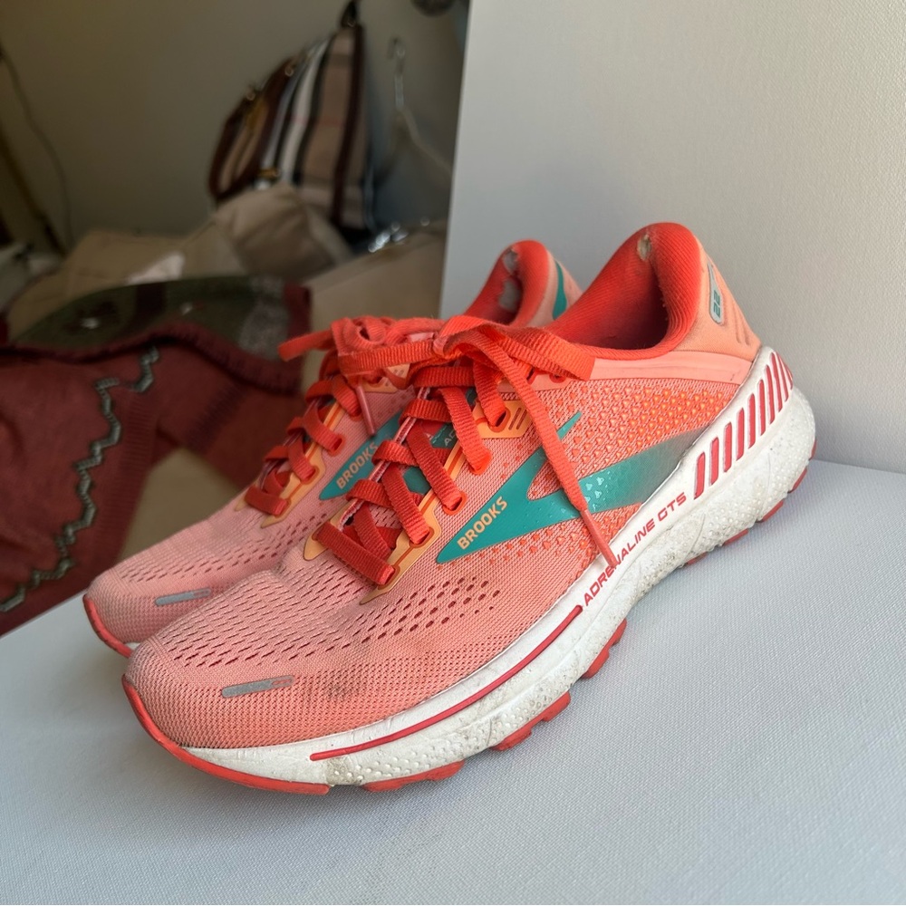 Brooks Women's Adrenaline GTS 22 Coral Pink Running Gym Active Workout Shoes 6.5 - Picture 6 of 9